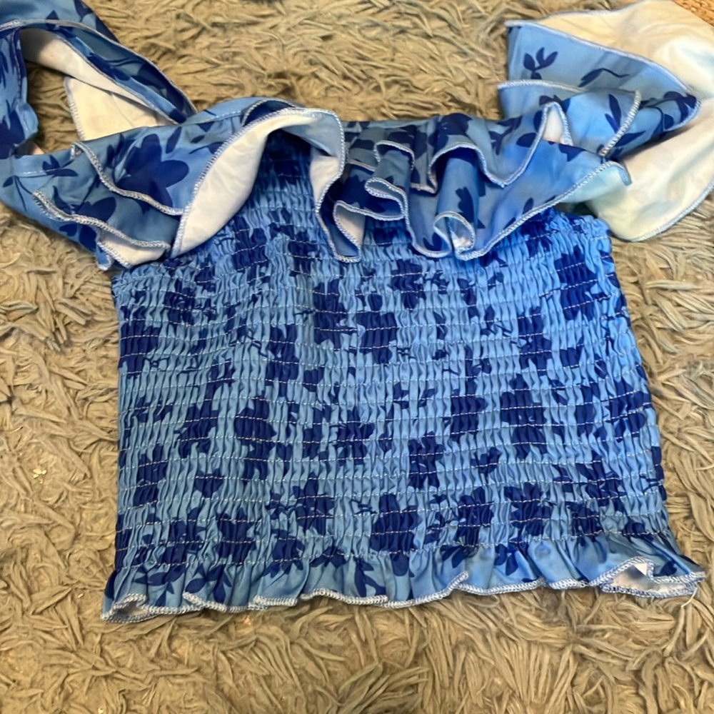 Blue floral crop top